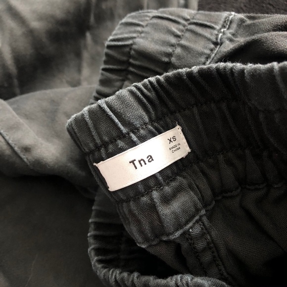 TNA Aritzia pants with gold zippers - Picture 4 of 4